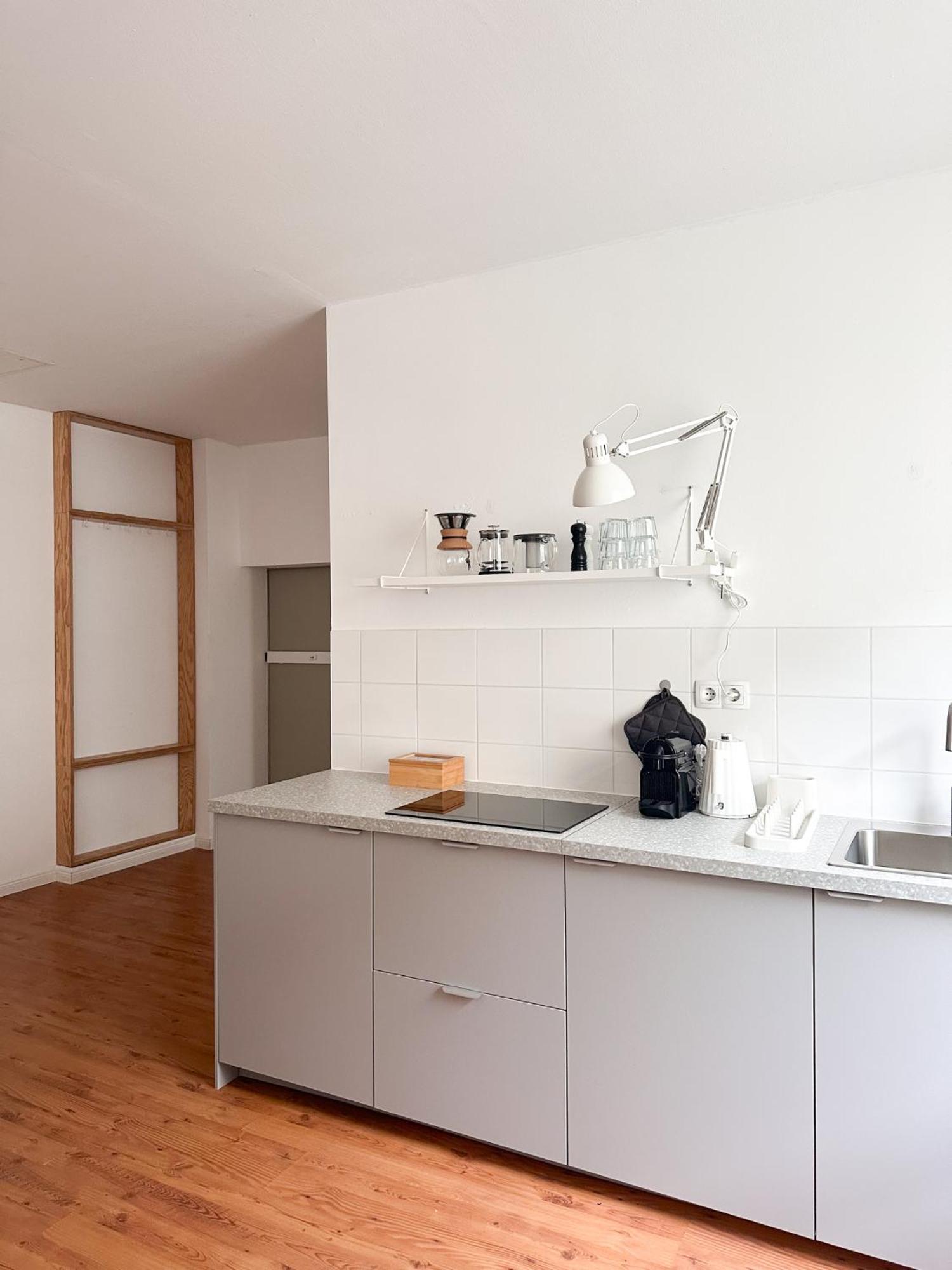 Nook Design-apartments Mit Kueche, Duschbad, Neben U-bahn Station Aber Ruhig Gelegen Berlim