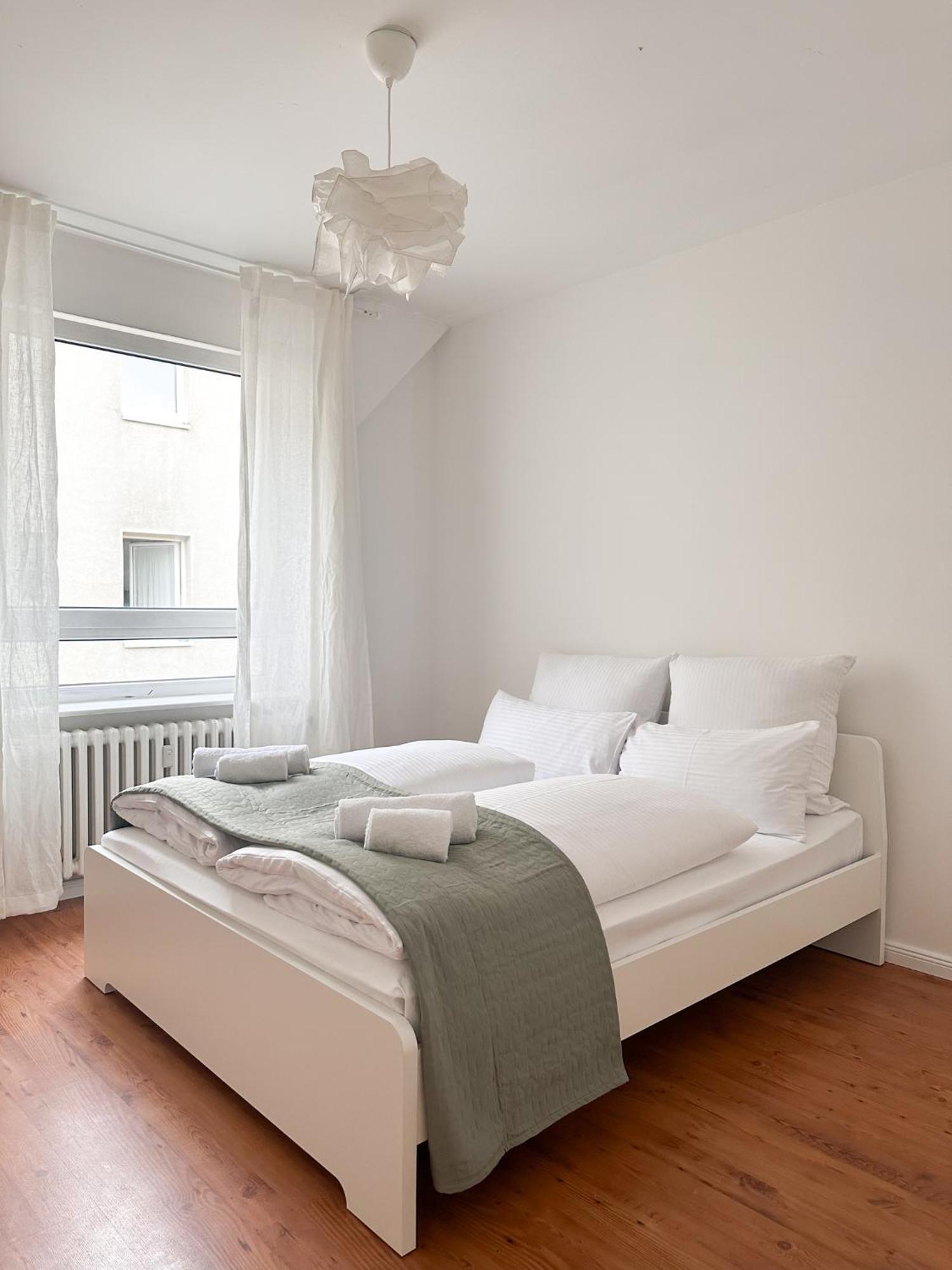 Apartamento Nook Design-apartments Mit Kueche, Duschbad, Neben U-bahn Station Aber Ruhig Gelegen